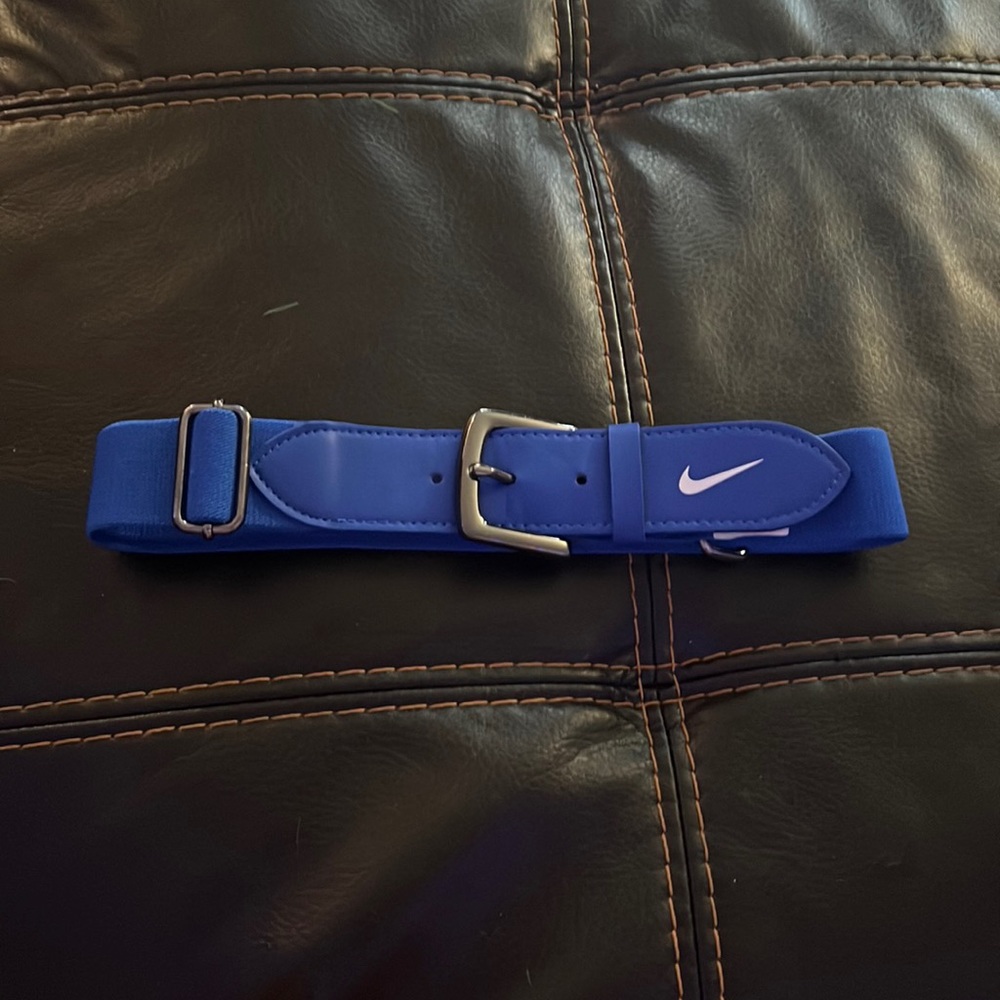 Nike adjustable belt